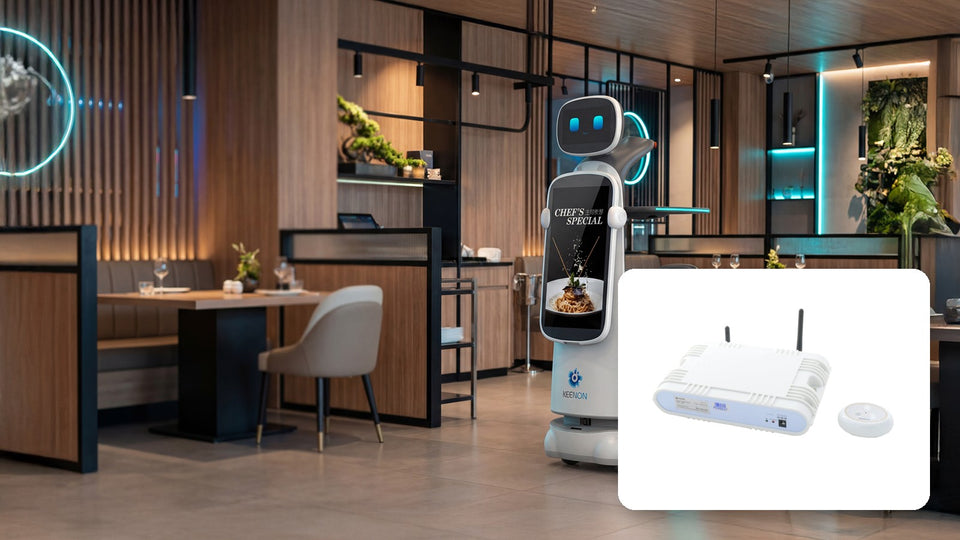 Keenon T10 Serviceroboter im Restaurant, daneben das Keenon Ruf-Button-Starter-Set mit Bridge und Ruf-Button